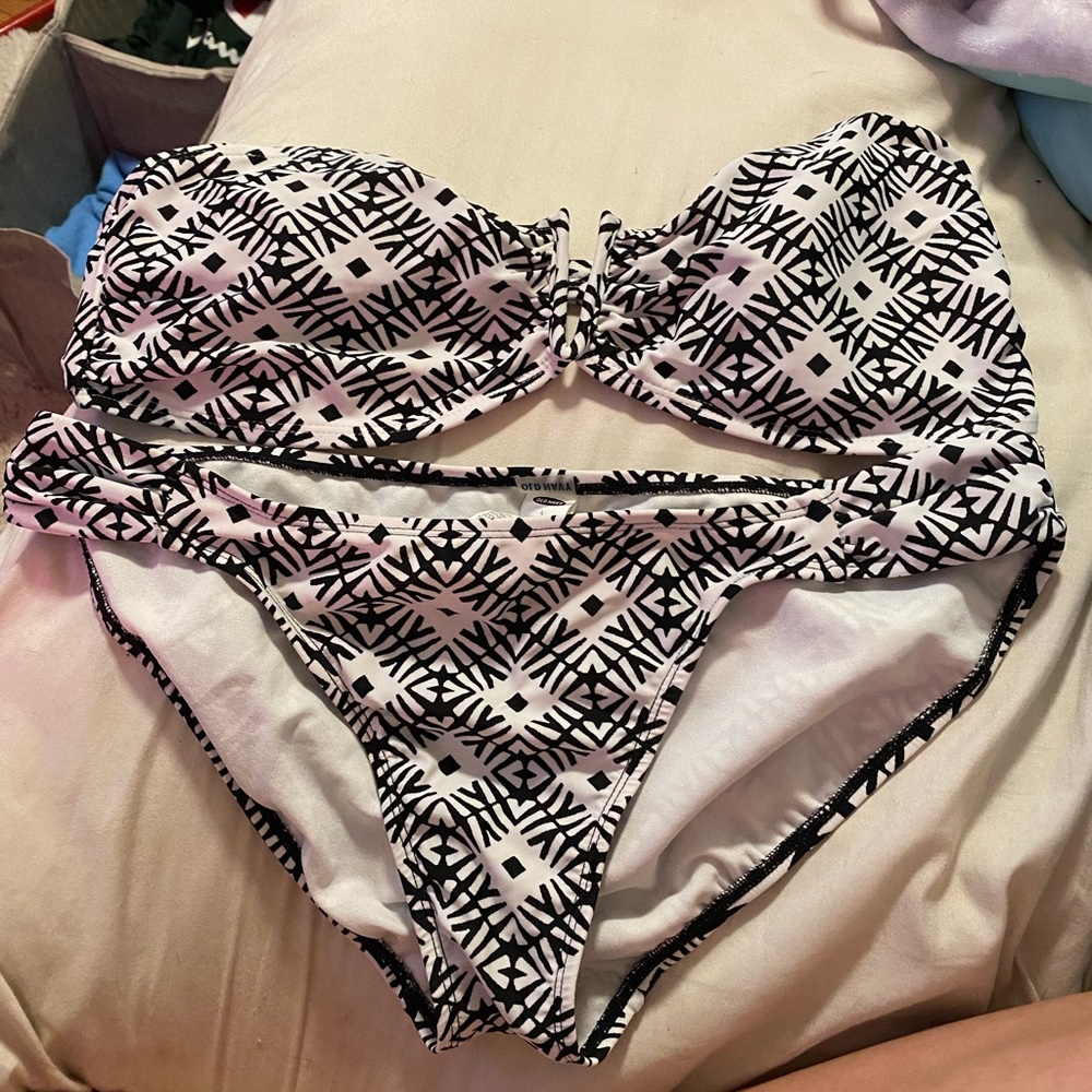 Old Navy bathing suit